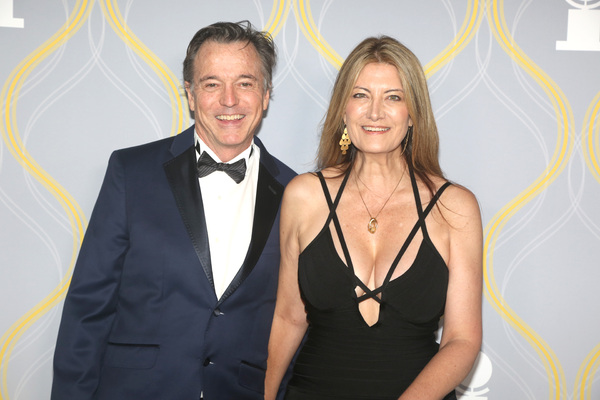 Photos: Broadway Stars Align on the 2022 Tony Awards Red Carpet Image