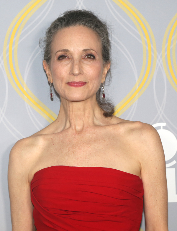 Photos: Broadway Stars Align on the 2022 Tony Awards Red Carpet Image
