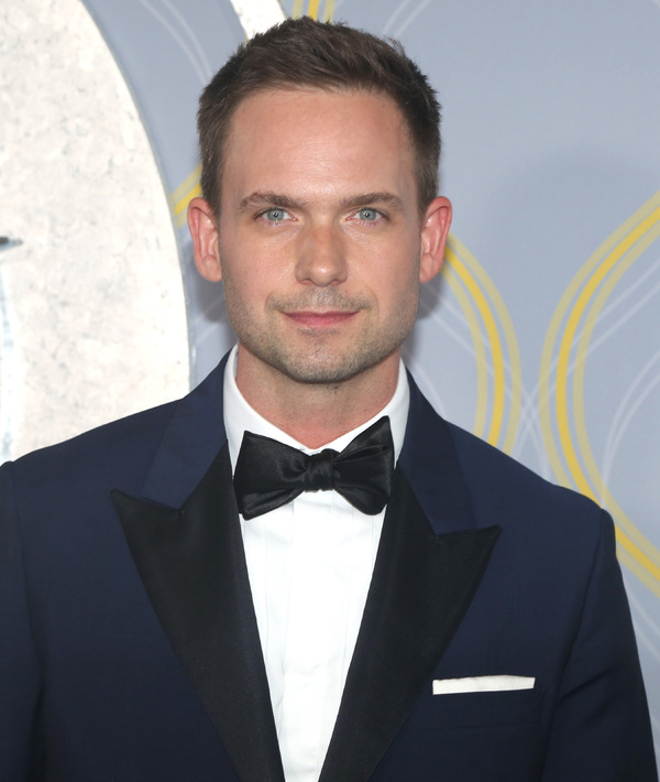 Photos: Broadway Stars Align on the 2022 Tony Awards Red Carpet Image