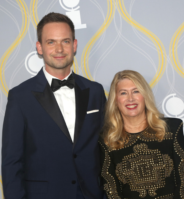 Photos: Broadway Stars Align on the 2022 Tony Awards Red Carpet Image