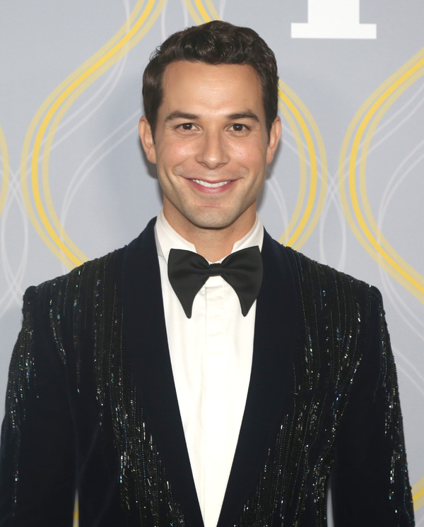 Photos: Broadway Stars Align on the 2022 Tony Awards Red Carpet Image