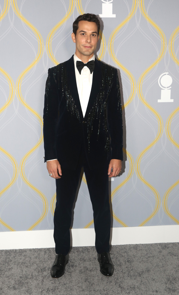 Photos: Broadway Stars Align on the 2022 Tony Awards Red Carpet Image