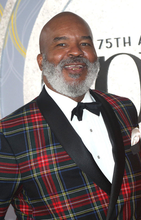 Photos: Broadway Stars Align on the 2022 Tony Awards Red Carpet Image