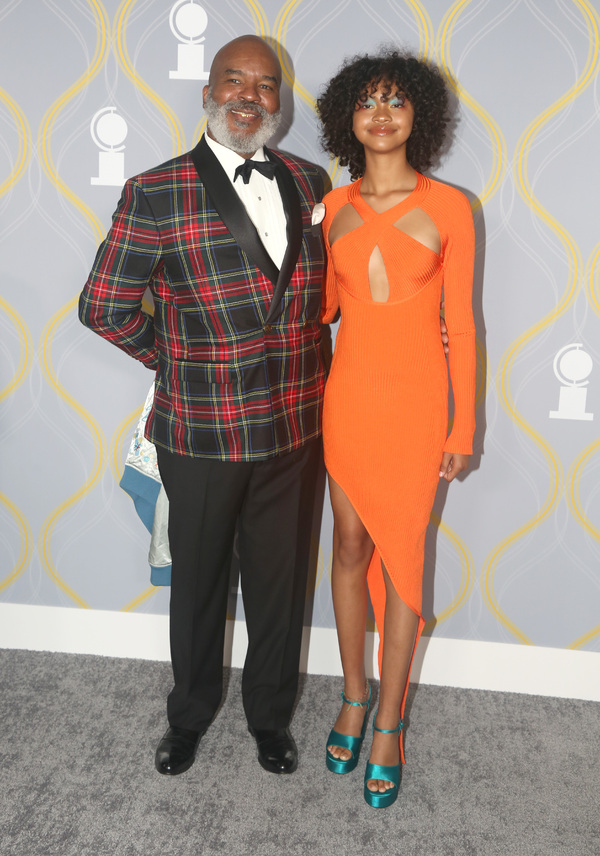 Photos: Broadway Stars Align on the 2022 Tony Awards Red Carpet Image