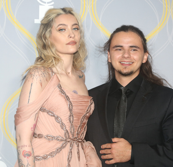 Photos: Broadway Stars Align on the 2022 Tony Awards Red Carpet Image