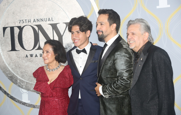 Photos: Broadway Stars Align on the 2022 Tony Awards Red Carpet Image