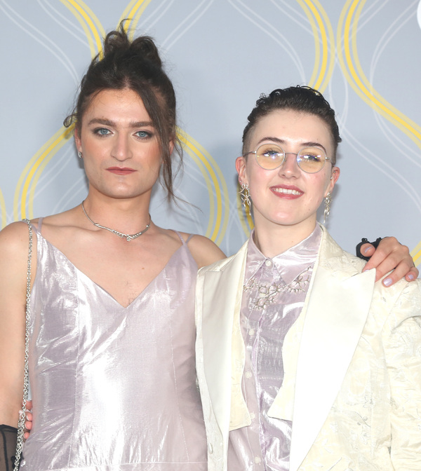 Photos: Broadway Stars Align on the 2022 Tony Awards Red Carpet Image