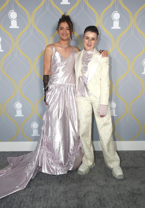 Photos: Broadway Stars Align on the 2022 Tony Awards Red Carpet Image