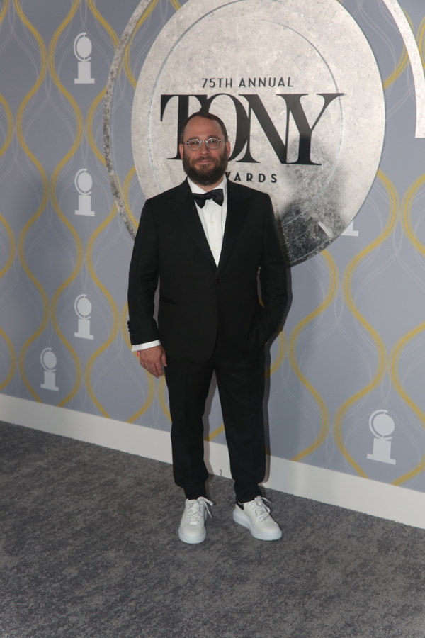 Photos: Broadway Stars Align on the 2022 Tony Awards Red Carpet Image