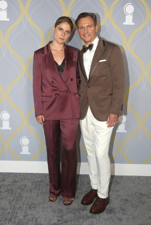 Photos: Broadway Stars Align on the 2022 Tony Awards Red Carpet Image