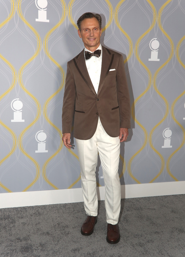 Photos: Broadway Stars Align on the 2022 Tony Awards Red Carpet Image