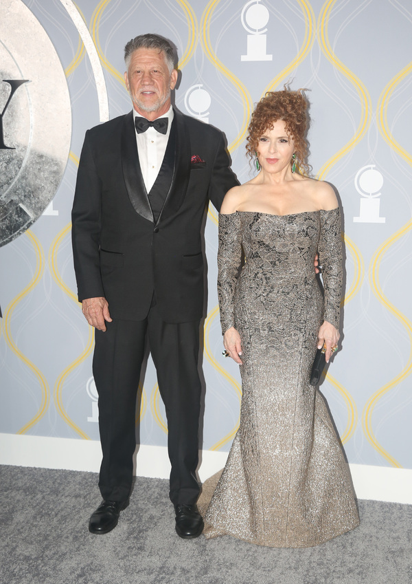 Photos: Broadway Stars Align on the 2022 Tony Awards Red Carpet Image