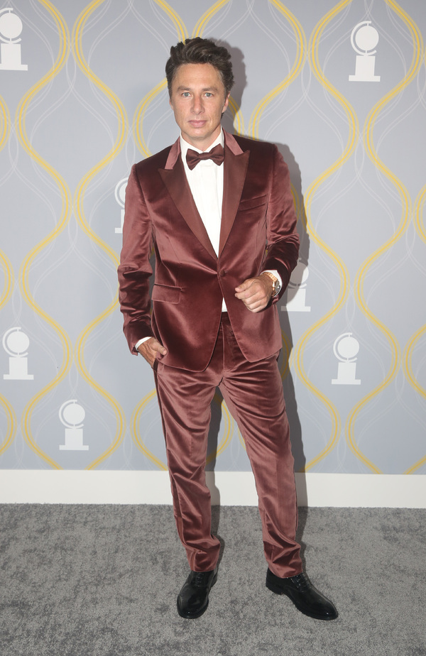 Photos: Broadway Stars Align on the 2022 Tony Awards Red Carpet Image