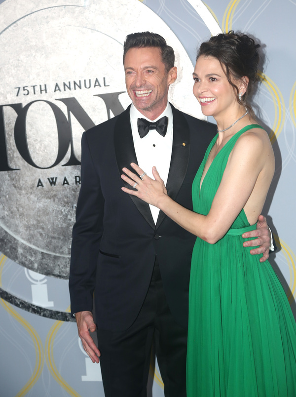 Photos: Broadway Stars Align on the 2022 Tony Awards Red Carpet Image