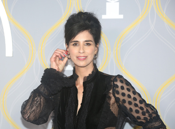 Photos: Broadway Stars Align on the 2022 Tony Awards Red Carpet Image