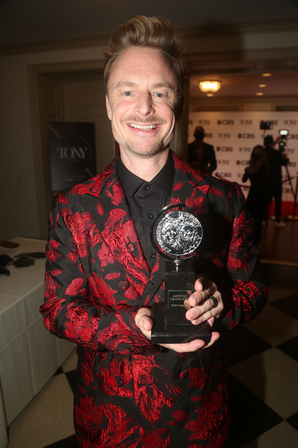 Photos: Backstage with the Winners at the 2022 Tony Awards Image