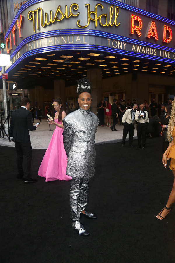 Photos: Broadway Stars Align on the 2022 Tony Awards Red Carpet Image