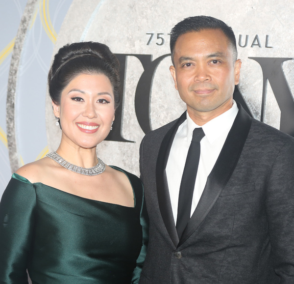 Photos: Broadway Stars Align on the 2022 Tony Awards Red Carpet Image