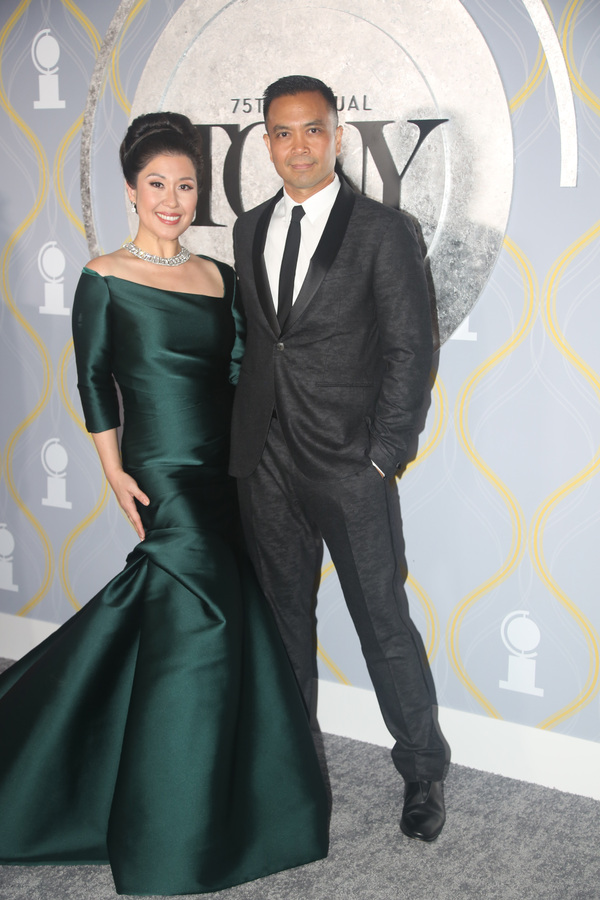 Photos: Broadway Stars Align on the 2022 Tony Awards Red Carpet Image