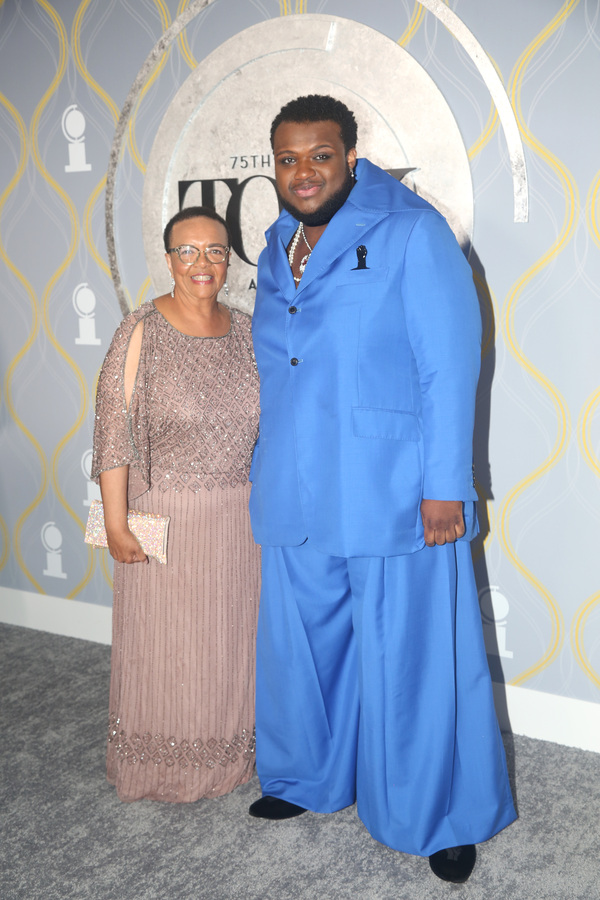 Photos: Broadway Stars Align on the 2022 Tony Awards Red Carpet Image