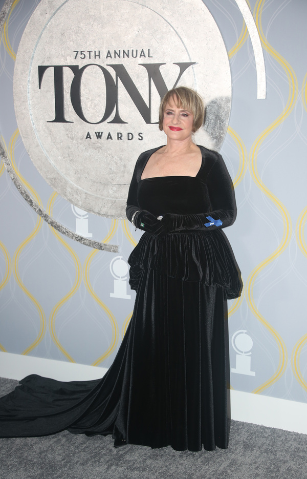 Photos: Broadway Stars Align on the 2022 Tony Awards Red Carpet Image