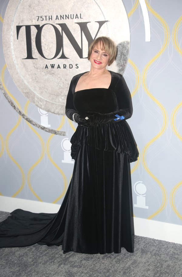 Photos: Broadway Stars Align on the 2022 Tony Awards Red Carpet Image