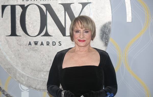 Photos: Broadway Stars Align on the 2022 Tony Awards Red Carpet Image