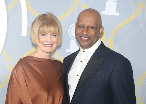 Photos: Broadway Stars Align on the 2022 Tony Awards Red Carpet Image