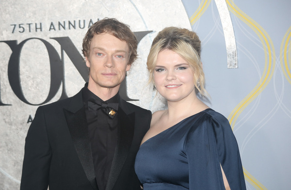 Photos: Broadway Stars Align on the 2022 Tony Awards Red Carpet Image