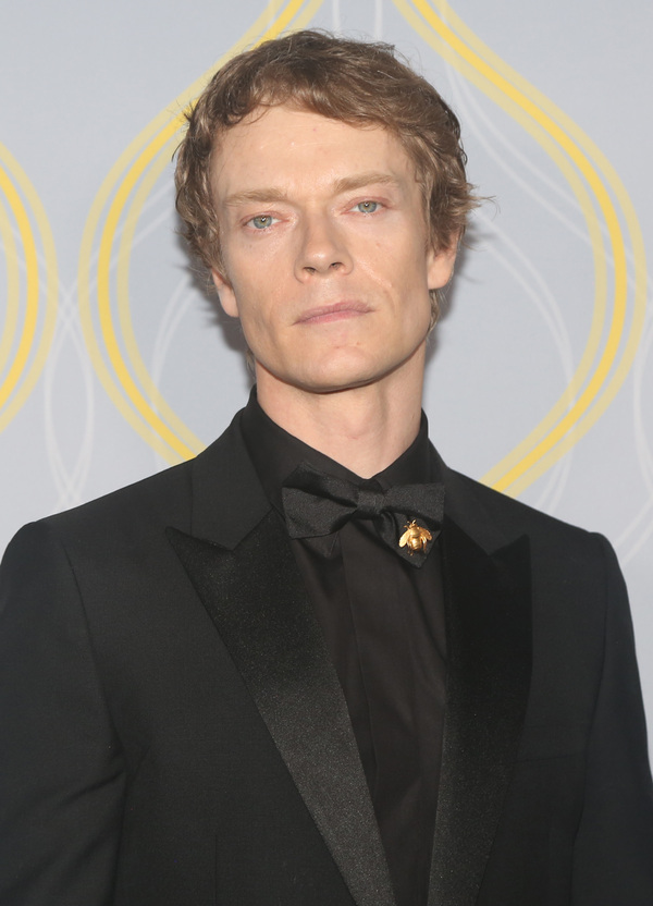 Photos: Broadway Stars Align on the 2022 Tony Awards Red Carpet Image