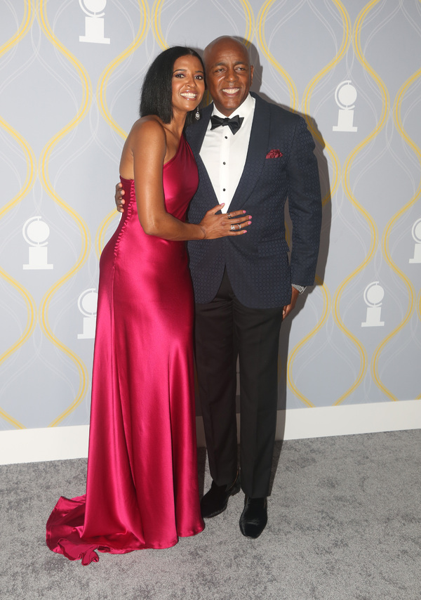 Photos: Broadway Stars Align on the 2022 Tony Awards Red Carpet Image