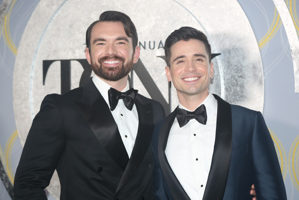 Photos: Broadway Stars Align on the 2022 Tony Awards Red Carpet Image