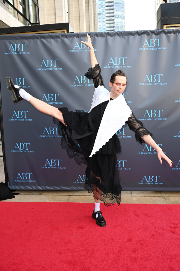 Photos: See Anna Chlumsky, Eric Rutherford & More at American Ballet Theatre's June Gala Image