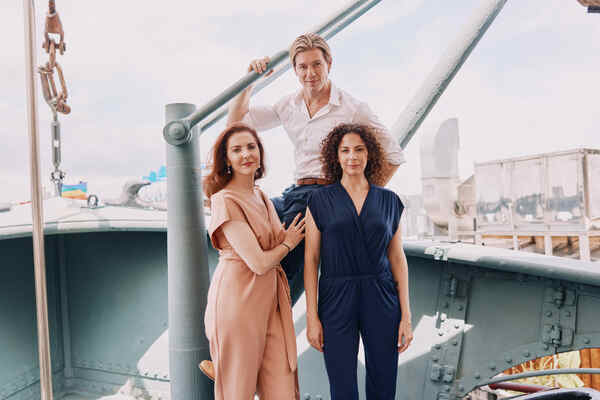 Photos: Meet the Cast of TITANIQUE In New Nautical Portraits Image