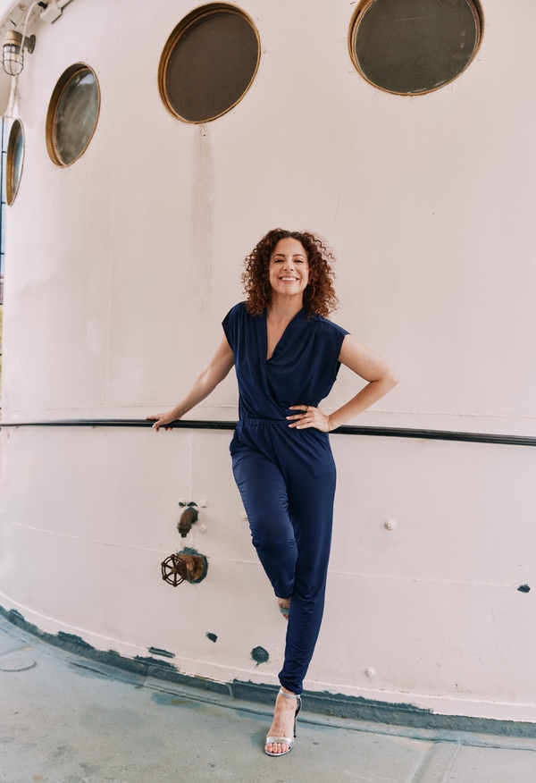 Photos: Meet the Cast of TITANIQUE In New Nautical Portraits Image