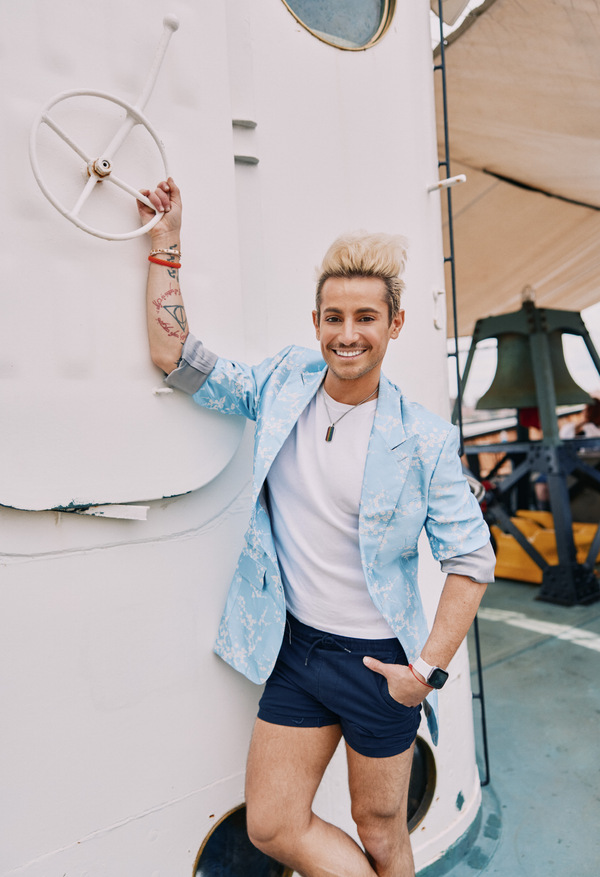 Photos: Meet the Cast of TITANIQUE In New Nautical Portraits Image