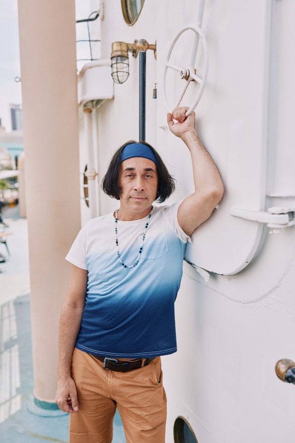 Photos: Meet the Cast of TITANIQUE In New Nautical Portraits Image