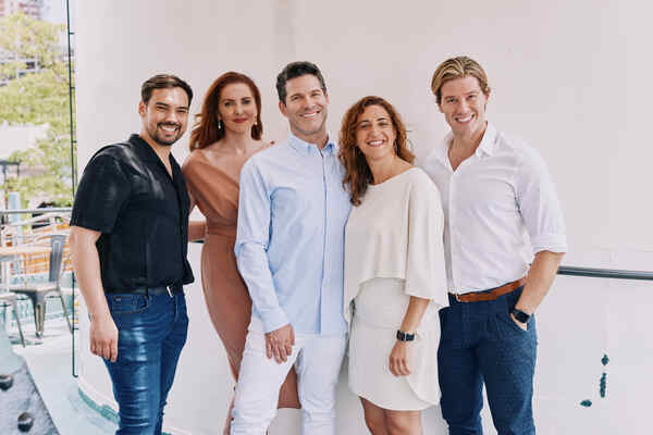 Photos: Meet the Cast of TITANIQUE In New Nautical Portraits Image