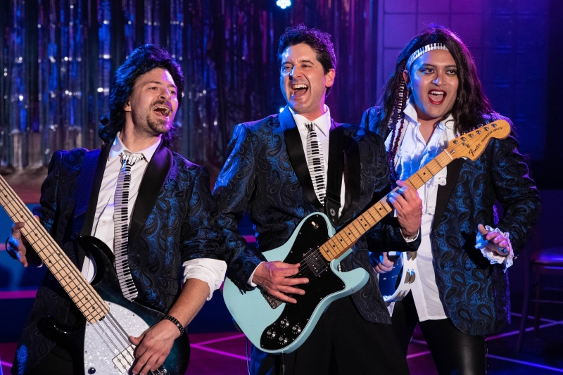 Review: THE WEDDING SINGER at Town Hall Arts Center 
