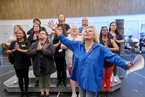 Photos: Inside Rehearsal For SISTER ACT, Opening in London Next Month Image