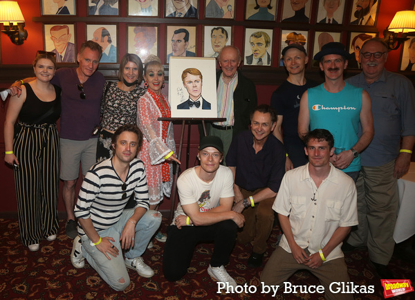 Photos: Alfie Allen Receives Portrait at Sardis Image