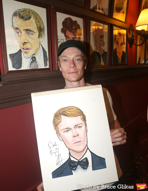 Photos: Alfie Allen Receives Portrait at Sardis Image
