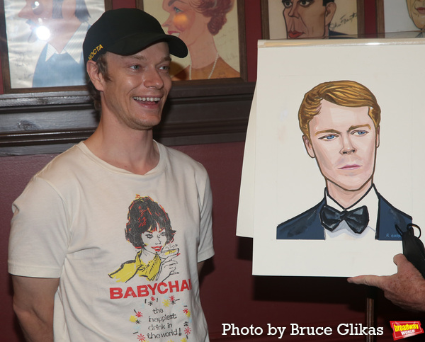 Photos: Alfie Allen Receives Portrait at Sardis Image