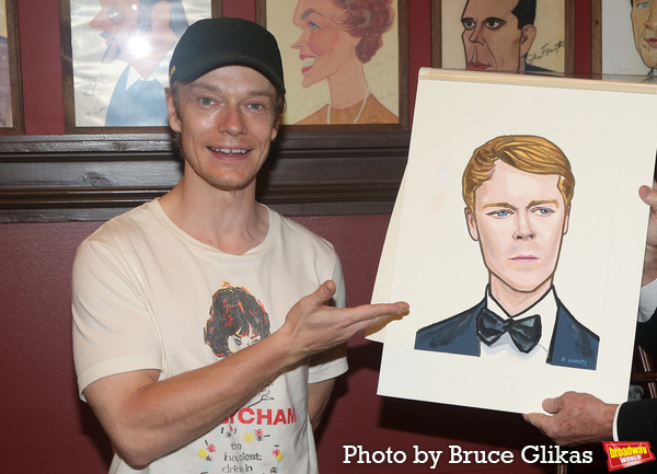 Photos: Alfie Allen Receives Portrait at Sardis Image