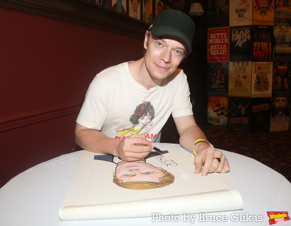 Photos: Alfie Allen Receives Portrait at Sardis Image