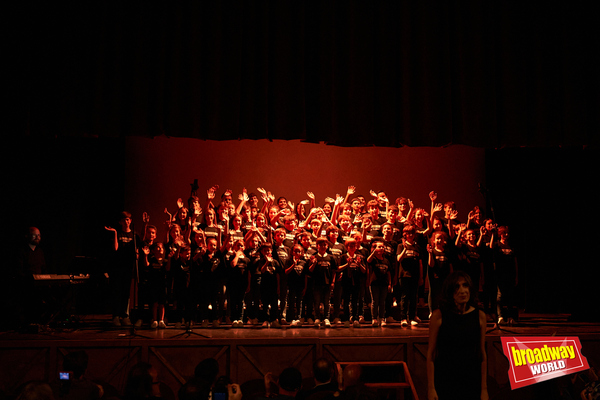 PHOTOS: LOS CHICOS DEL CORO se presentan en el Teatro de la Latina  Image