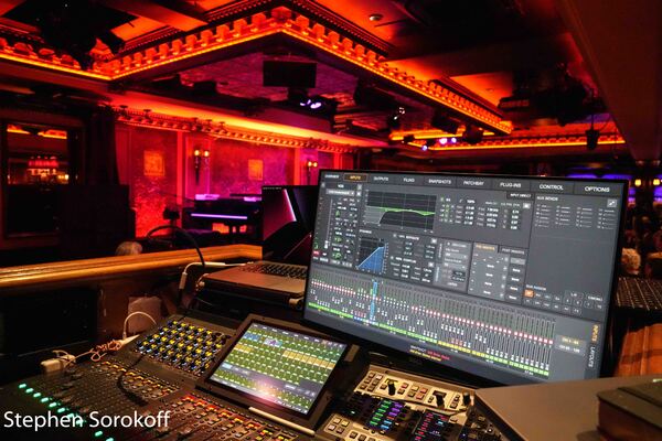 Photos: Brian Stokes Mitchell Debuts at Feinstein's/54 Below's Diamond Series Image