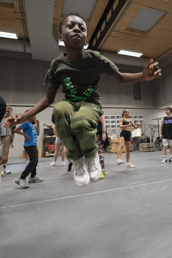 Photos: Inside Rehearsals For BUGSY MALONE at Theatre Royal Bath Image