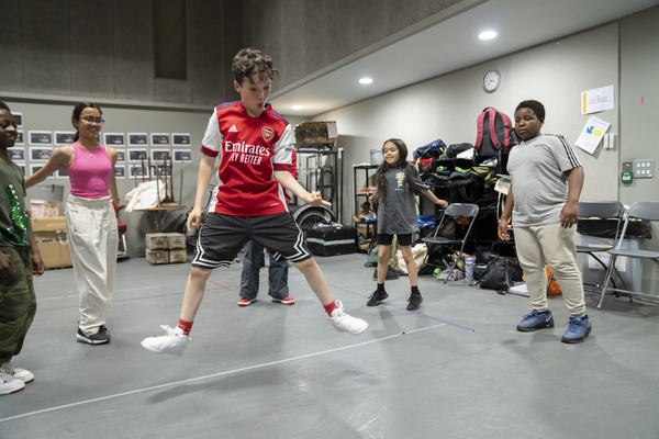 Photos: Inside Rehearsals For BUGSY MALONE at Theatre Royal Bath Image