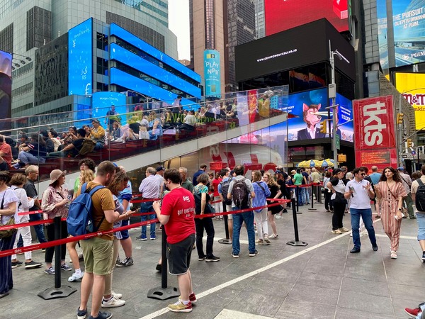 Photos: TKTS Times Square Turns 49 - See the Iconic Ticket Booth Through the Years Image